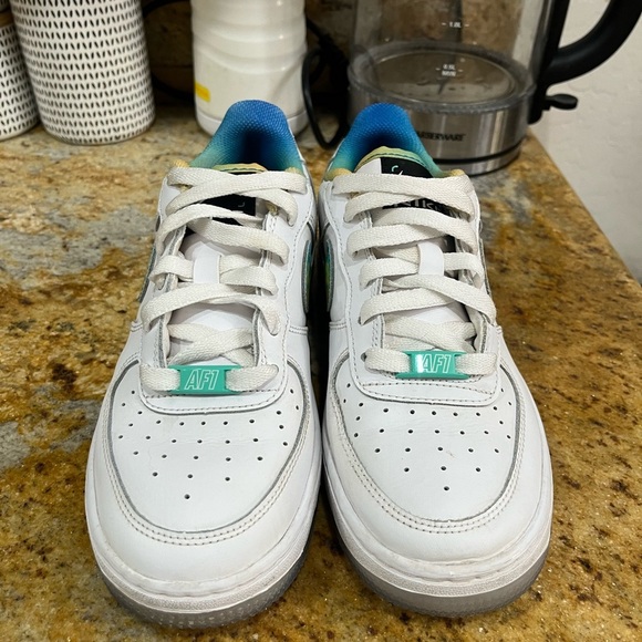 Nike Air Foce 1 size 5.5 - Picture 2 of 9